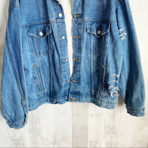 ❌SOLD❌ [Vintage] Oversized Distressed Denim Jacket - Picture 6 of 11